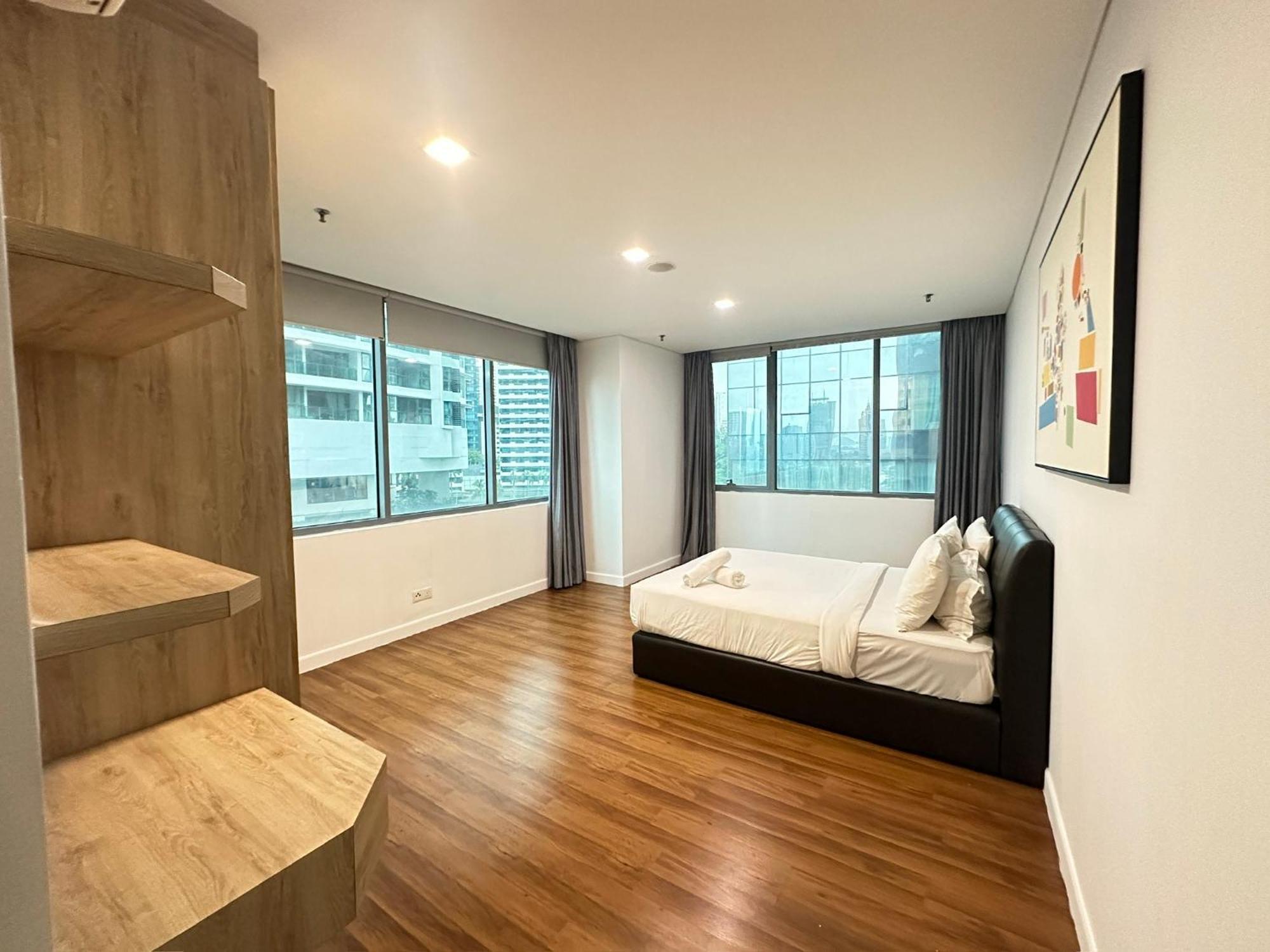 Summer Suites Klcc By Purple Orchid Kuala Lumpur Exterior photo