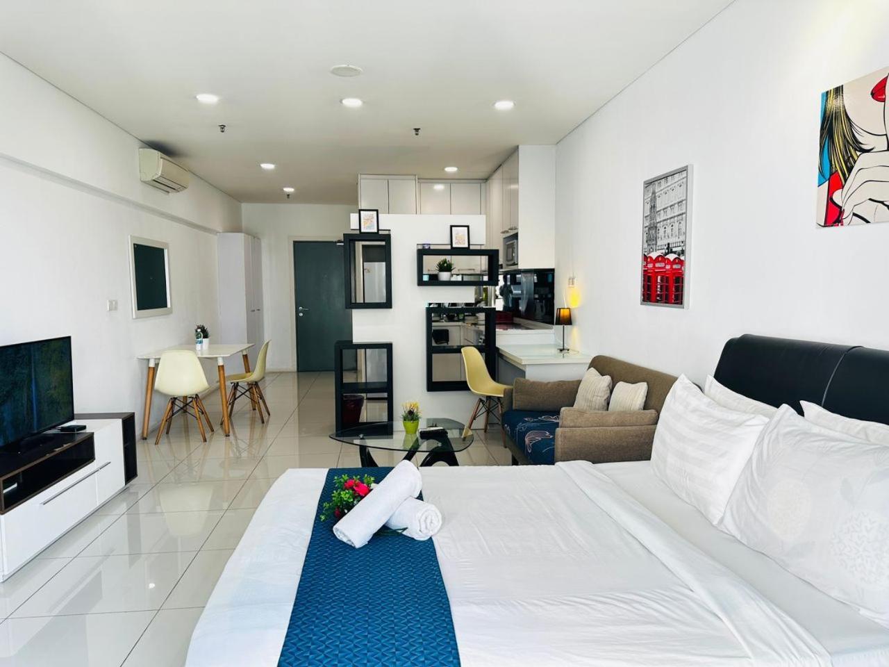 Summer Suites Klcc By Purple Orchid Kuala Lumpur Exterior photo