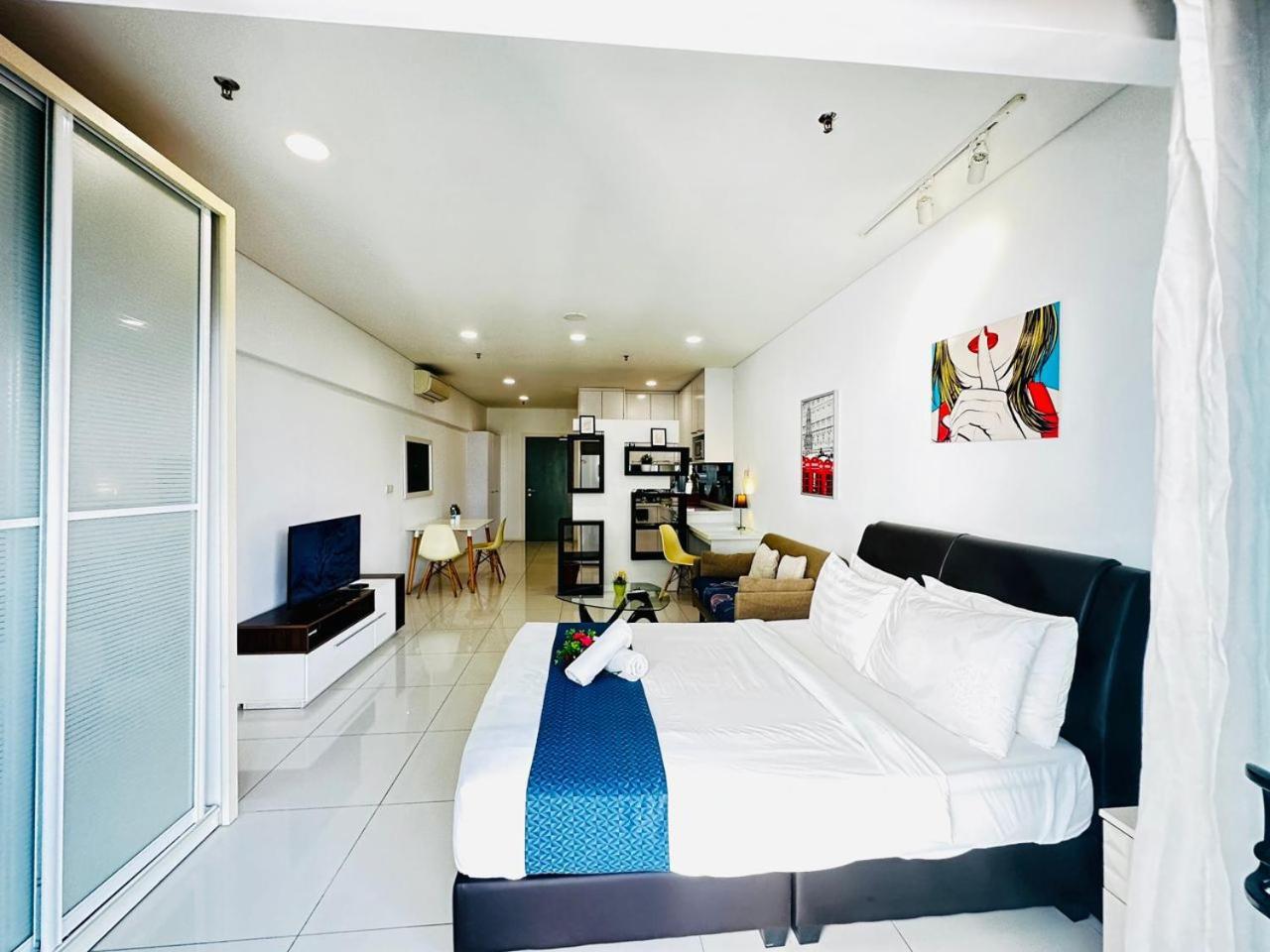 Summer Suites Klcc By Purple Orchid Kuala Lumpur Exterior photo